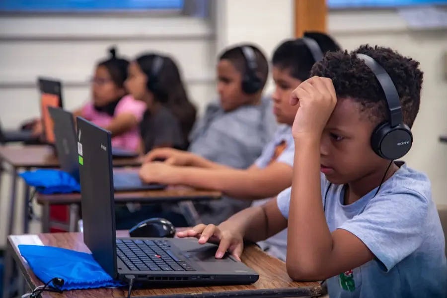 Young people create, collaborate, and learn during LTBB community programs.